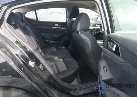 2017 Nissan Maxima 3.5 S z USA, uszkodzony, nr VIN 1N4AA6AP7HC456383